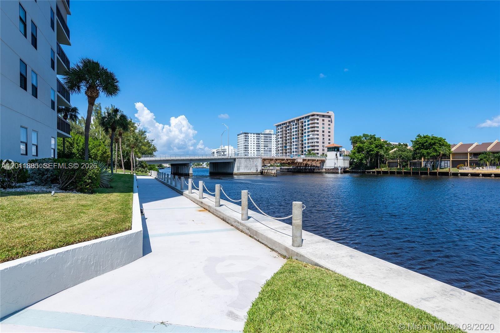 VOYAGER CONDO - Residential