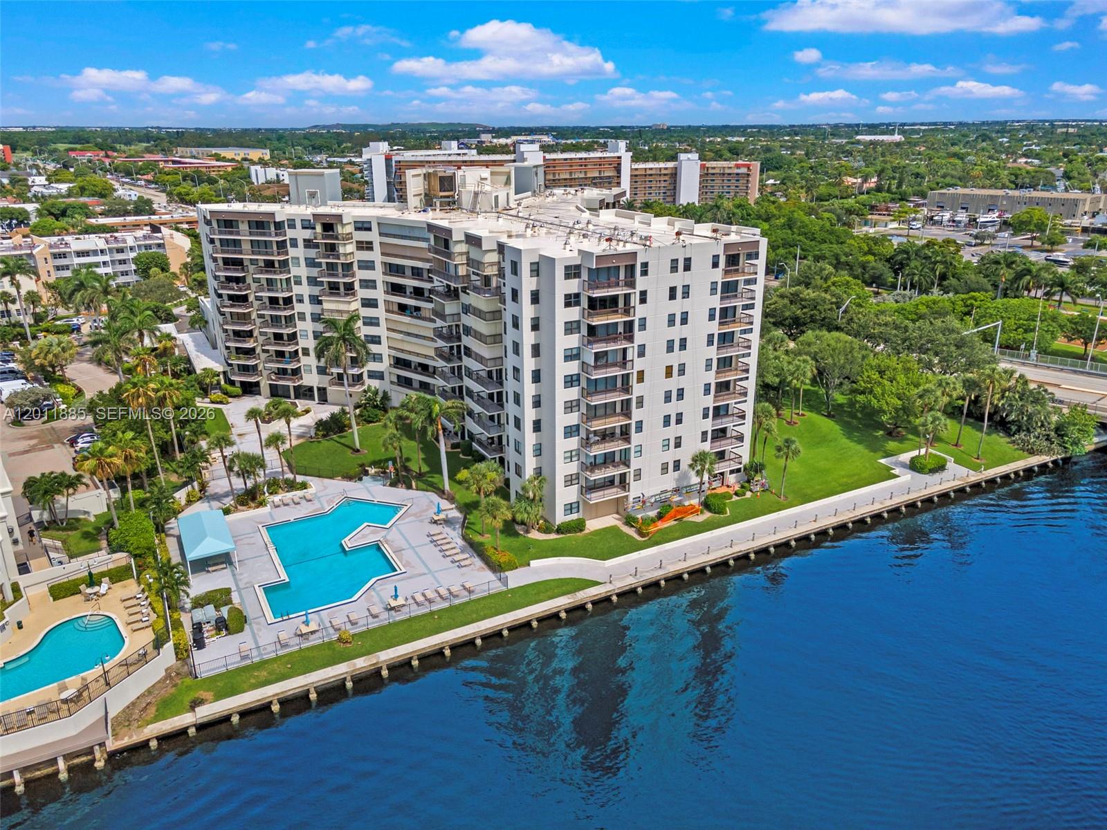 VOYAGER CONDO - Residential