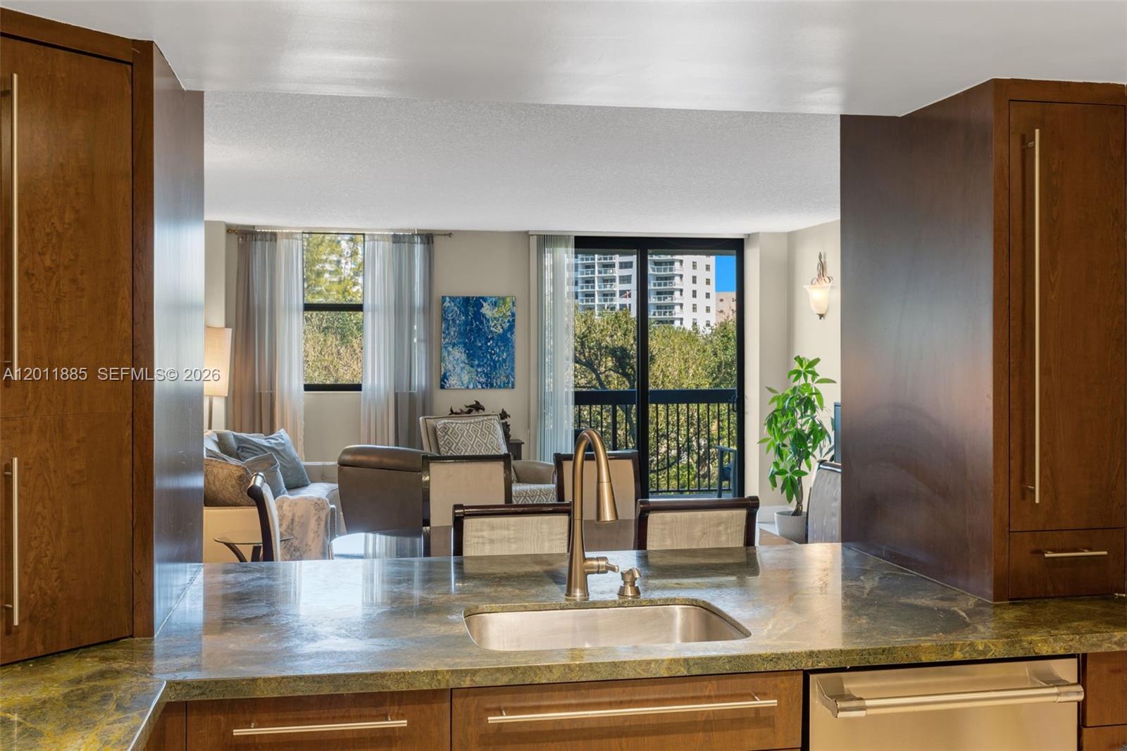 VOYAGER CONDO - Residential