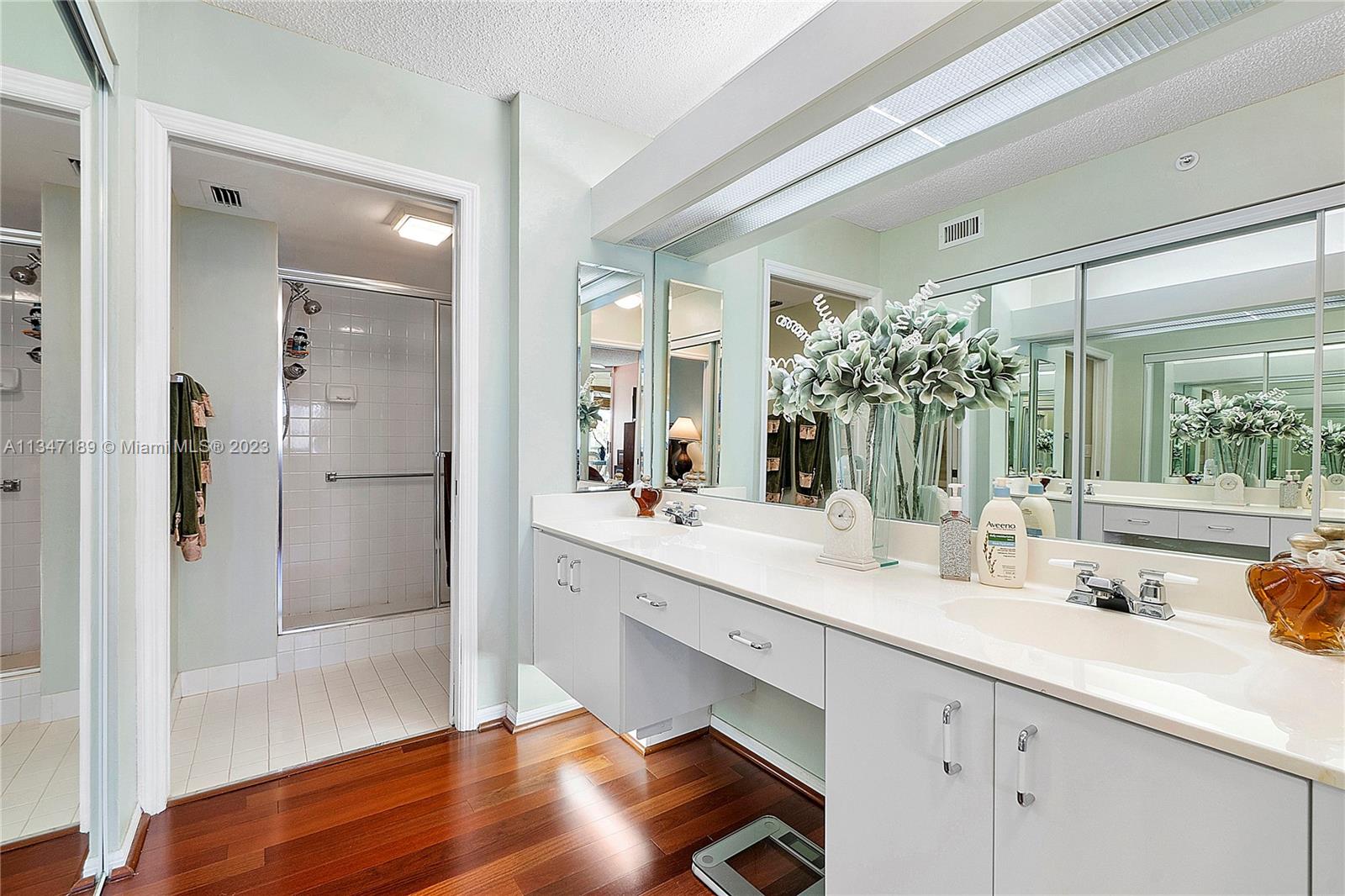 GRANVILLE CONDOMINIUM - Residential
