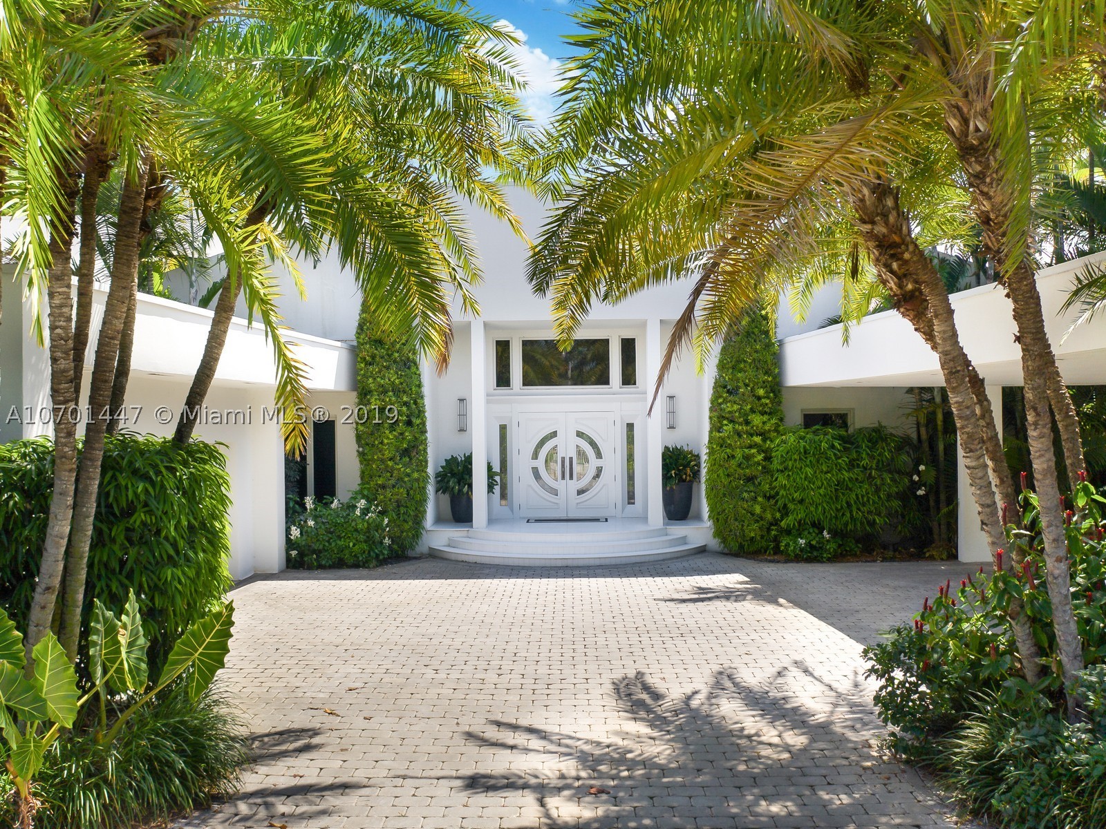 This spectacular residence has breathtaking views with approximately 100 feet of waterfront on Hurricane Harbor.  The property includes a grandfathered-in concrete dock and pilings suitable for watercraft up to 85 feet.  

The house has a wonderful floor plan with incredible open spaces and amazing natural light throughout. It has 6 bedrooms and 6 bathrooms.