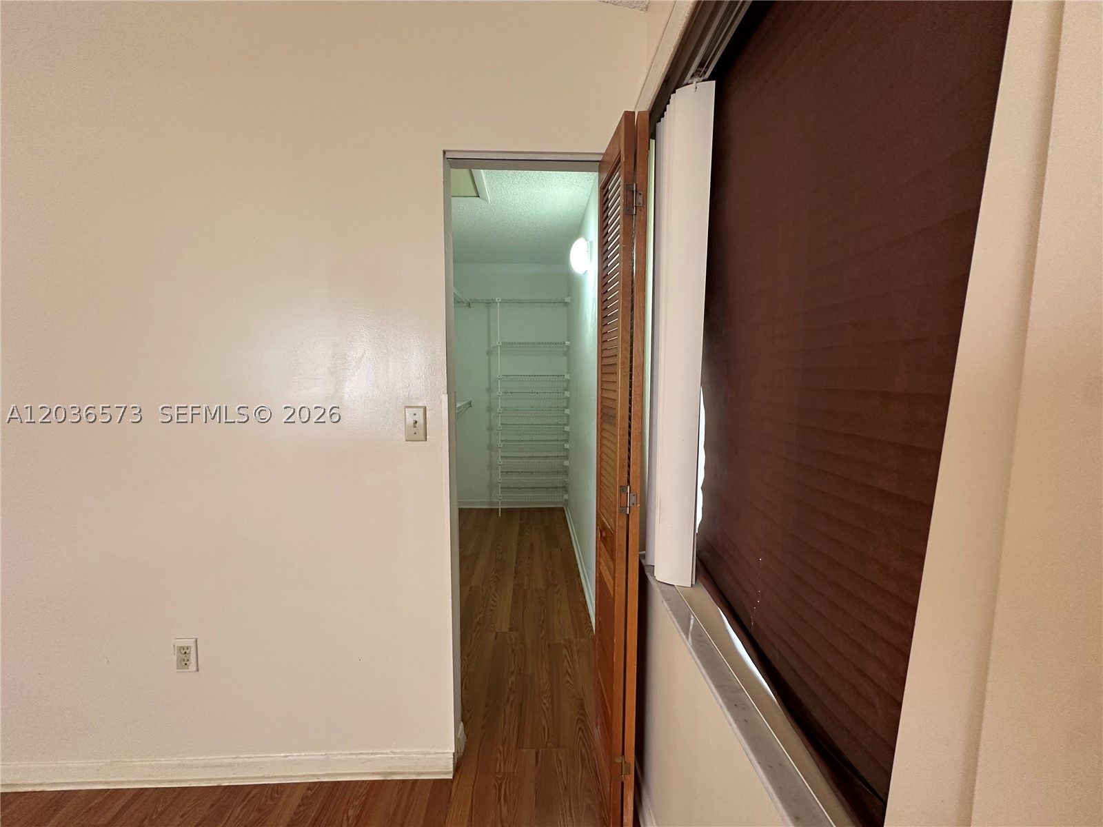 KENLAND WALK CONDO II - Residential Lease