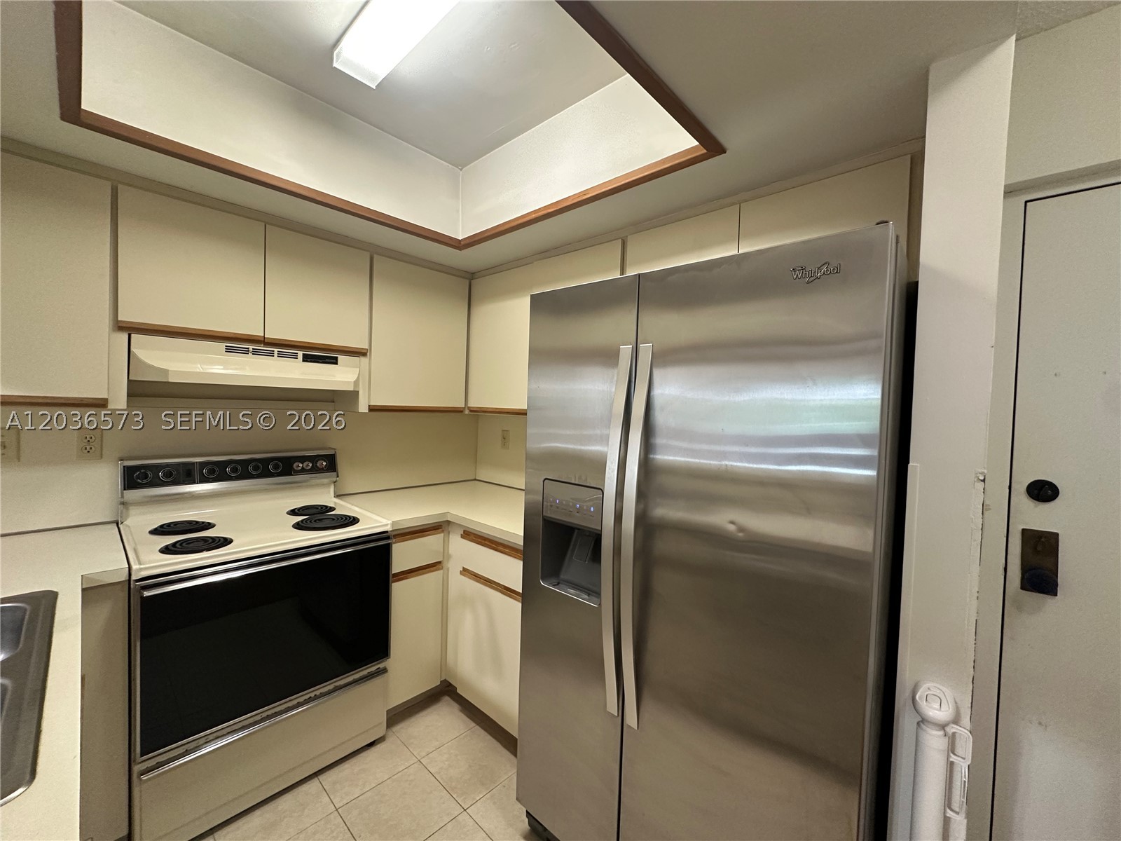 KENLAND WALK CONDO II - Residential Lease