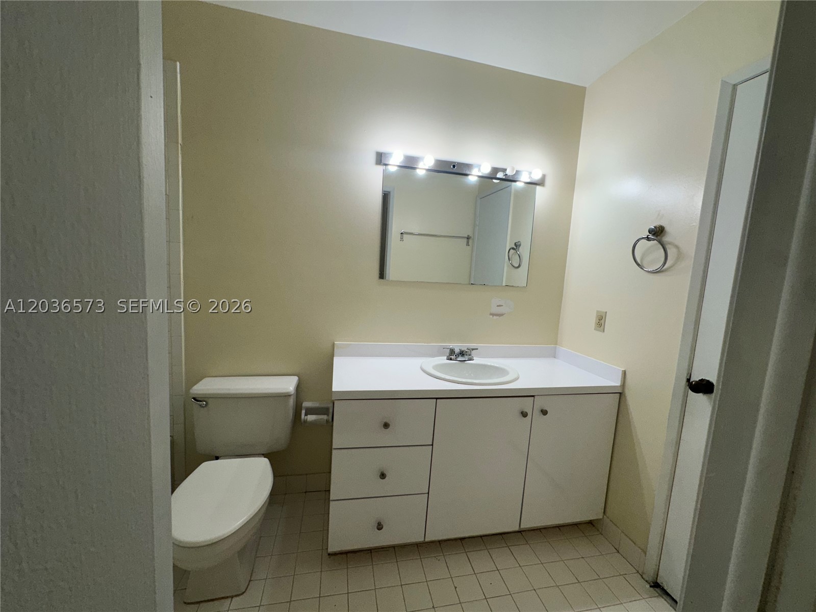 KENLAND WALK CONDO II - Residential Lease