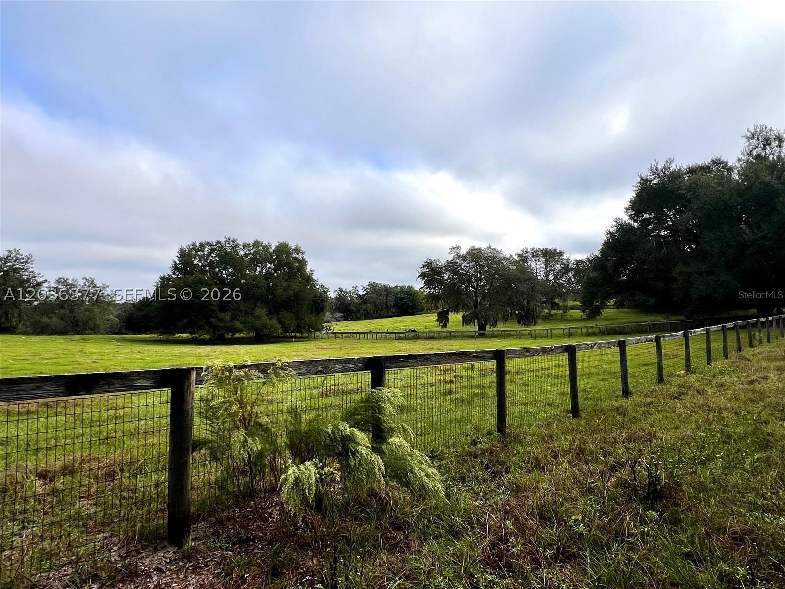 FRUITLAND PARK - Land