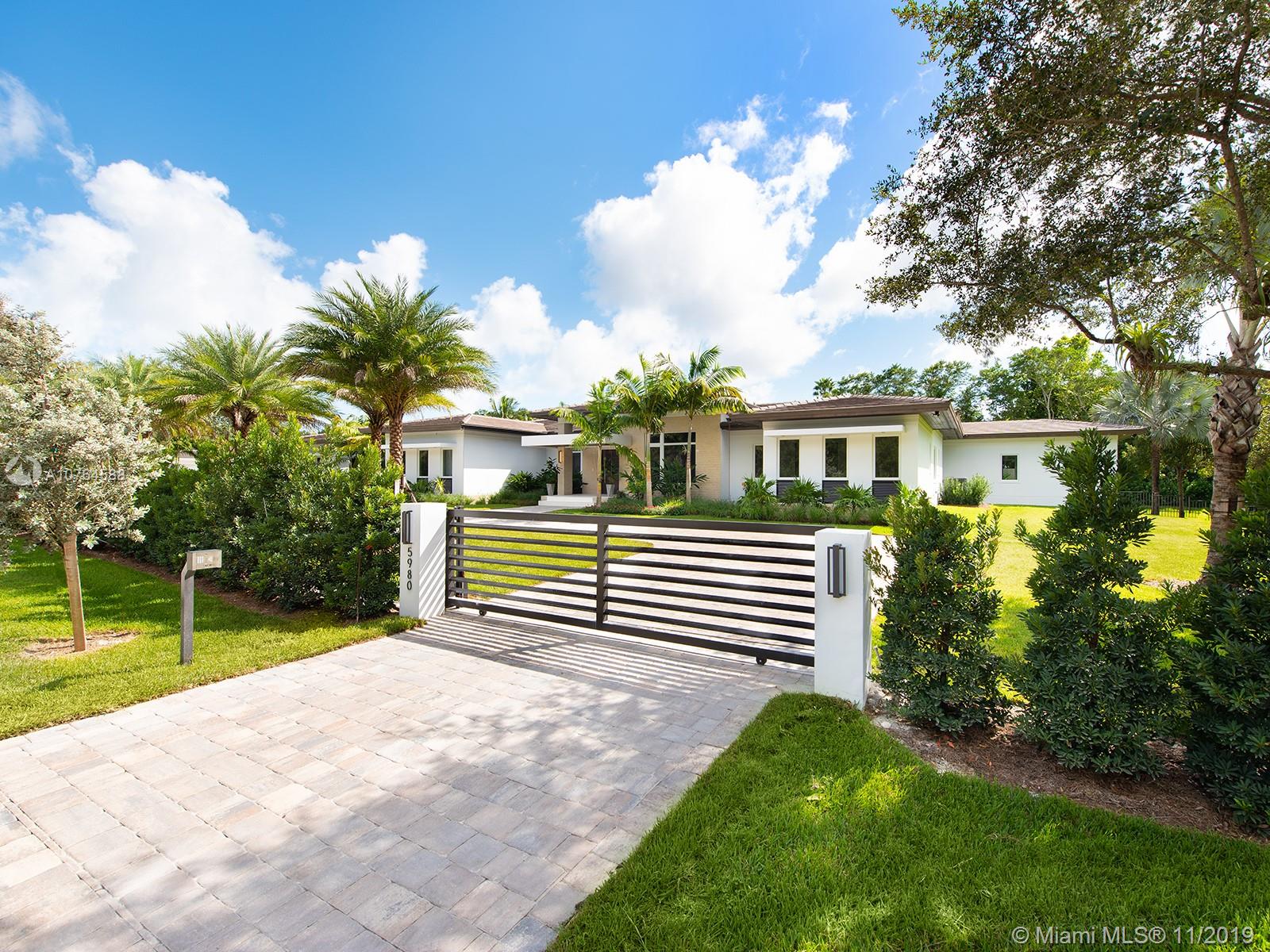 TOWN & RANCH ESTS - Residential