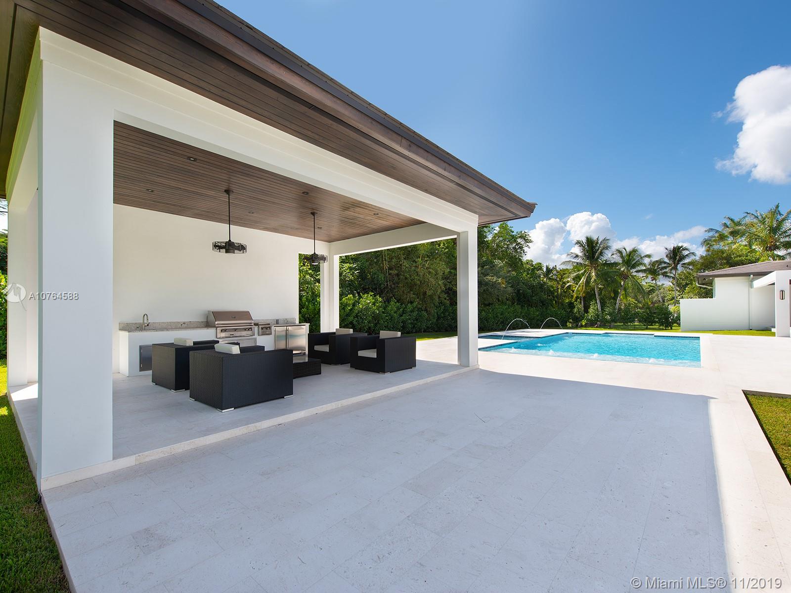 TOWN & RANCH ESTS - Residential
