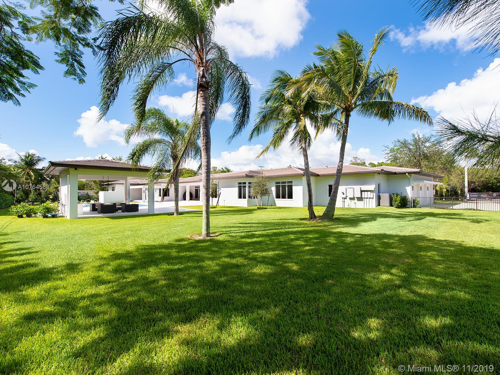 TOWN & RANCH ESTS - Residential