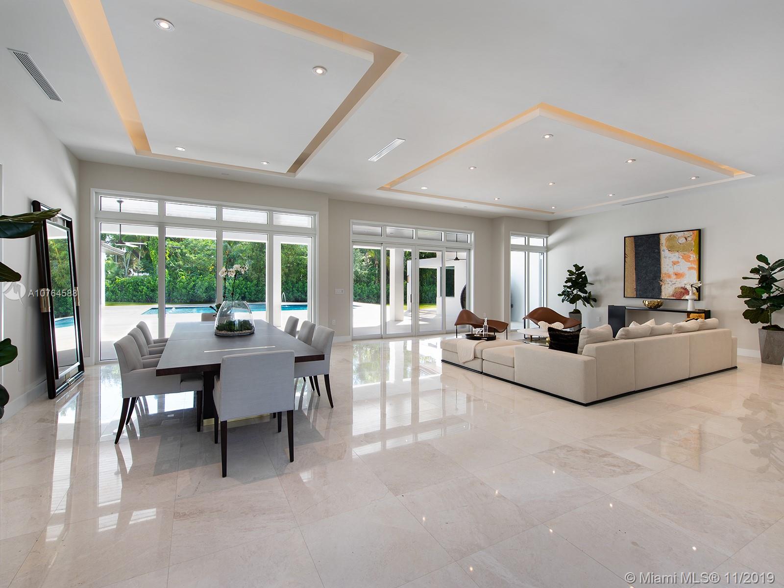 TOWN & RANCH ESTS - Residential