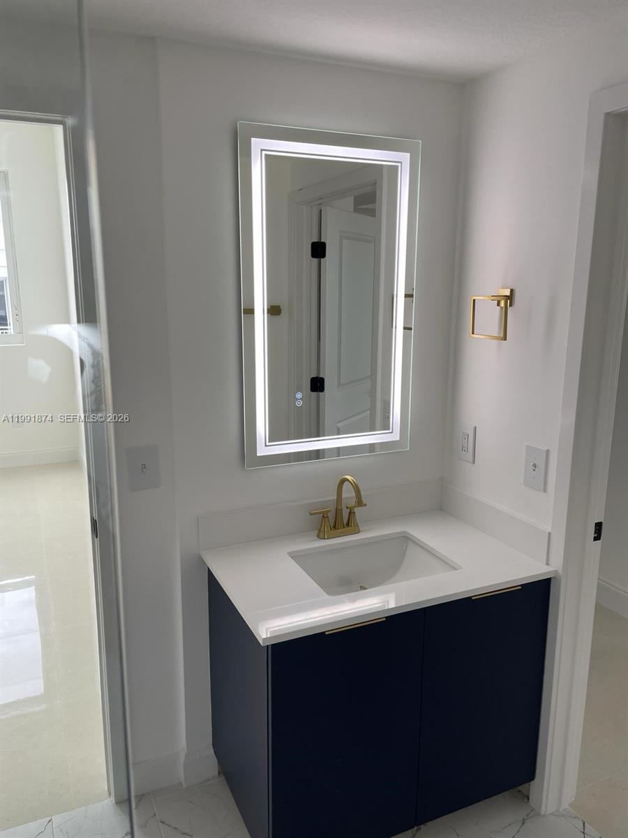 THE SAIL CONDO - Residential Lease