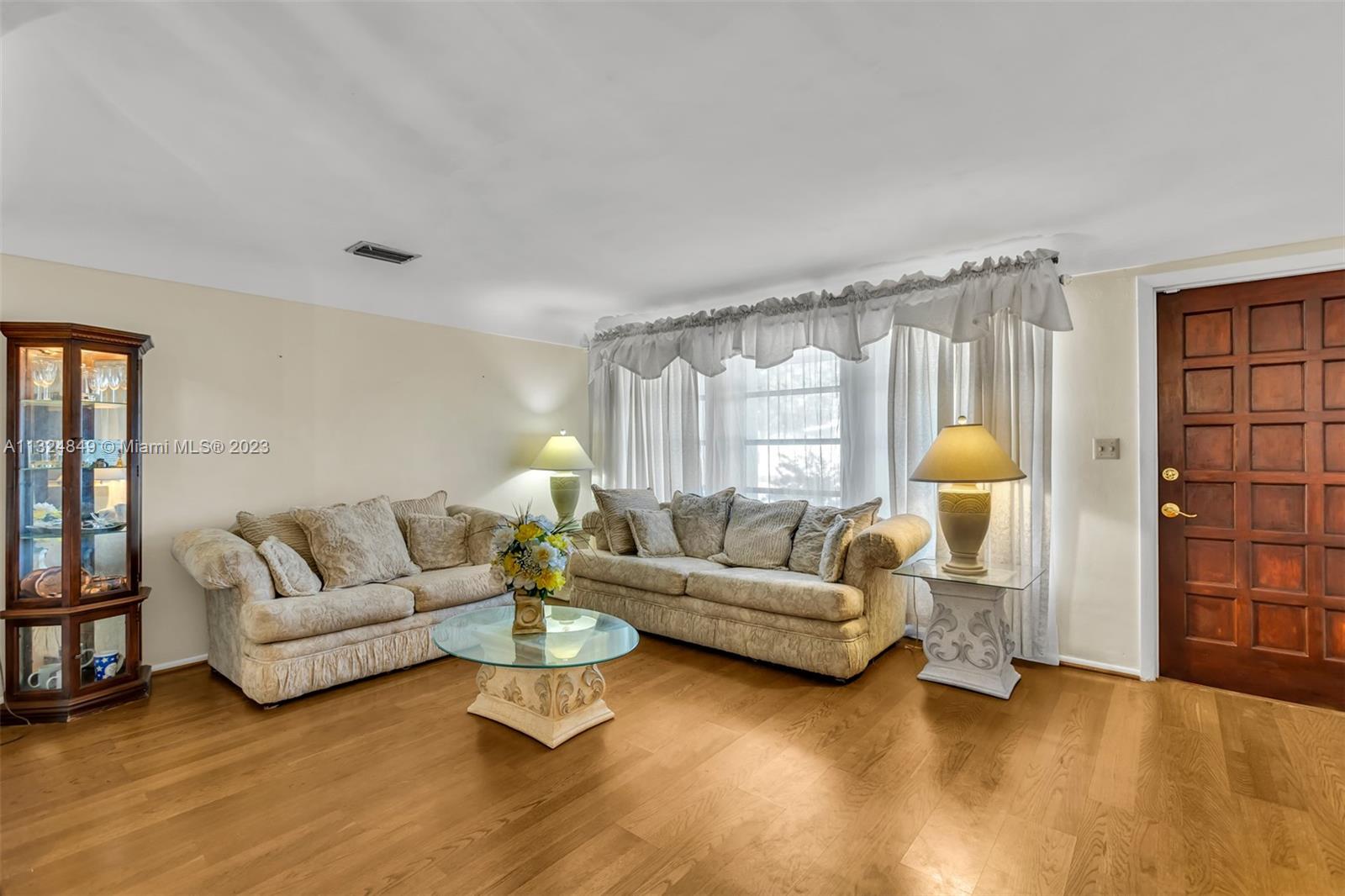 MIRAMAR ISLES SEC 3 - Residential