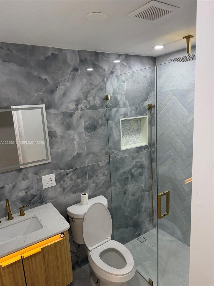 POINT ROYALE SEC 1 - Residential Lease