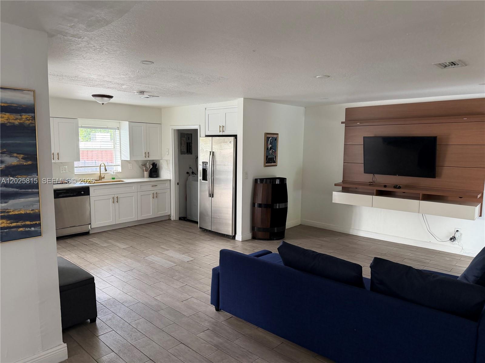 POINT ROYALE SEC 1 - Residential Lease