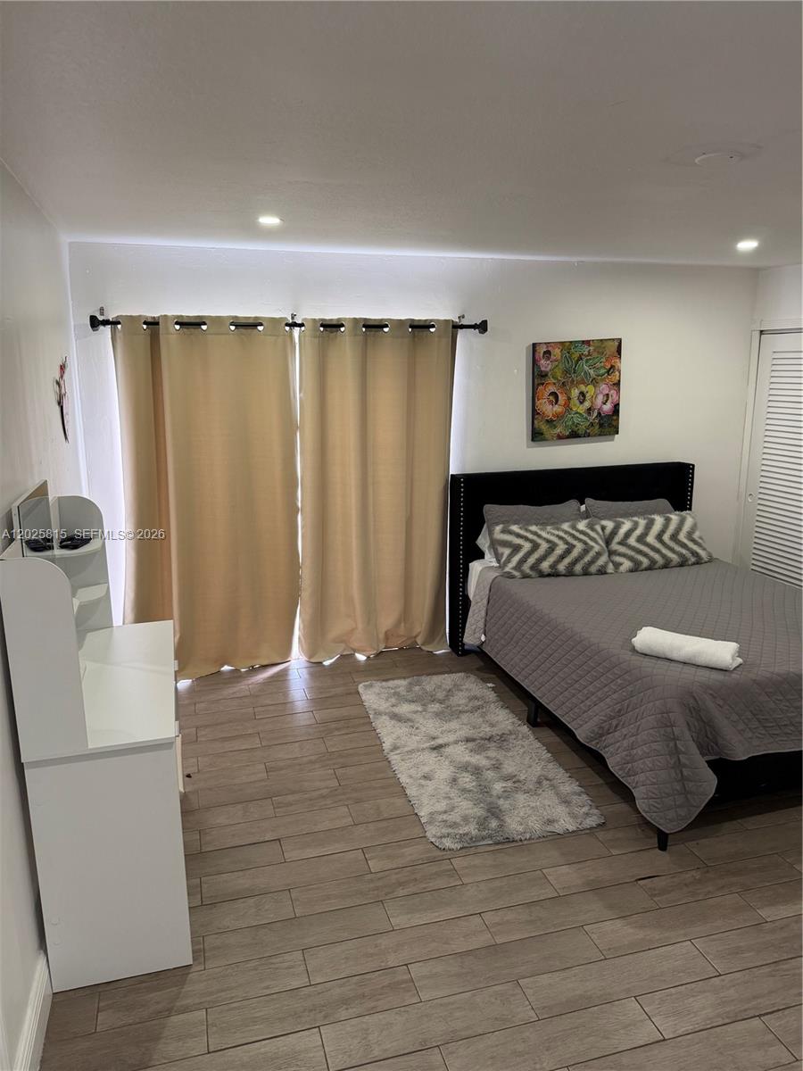POINT ROYALE SEC 1 - Residential Lease