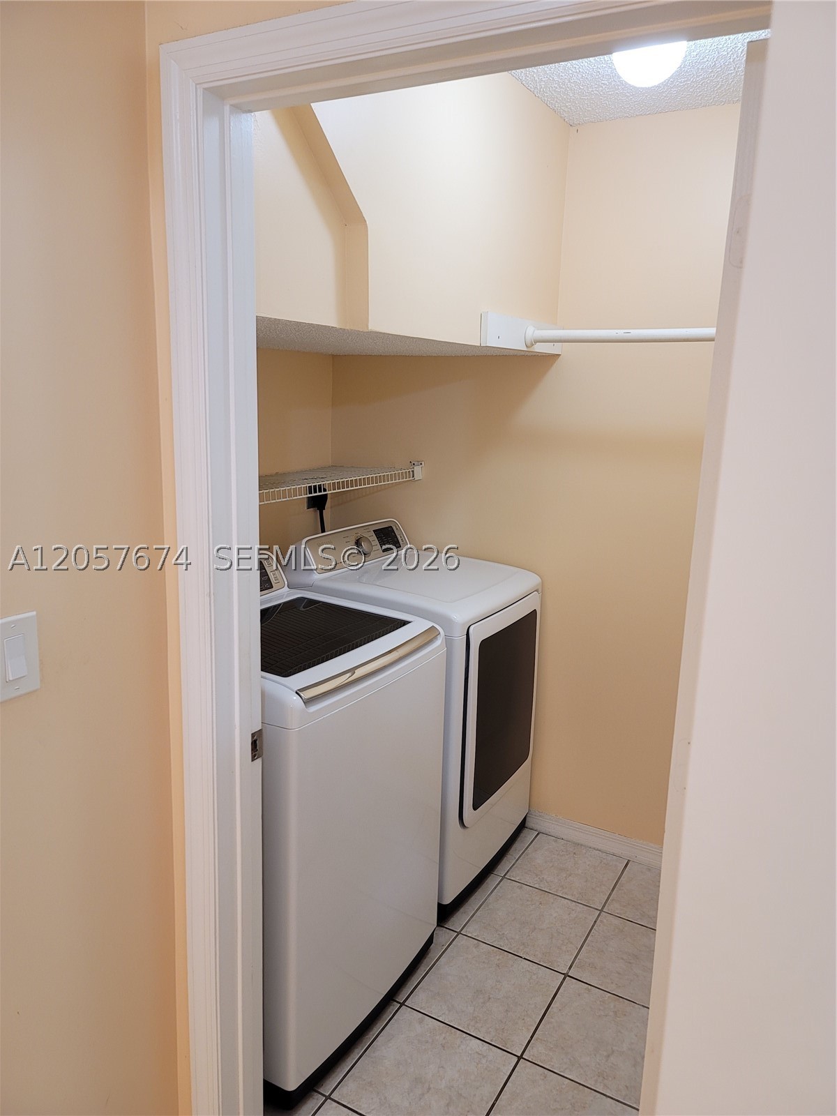 WEITZER SERENA LAKES TOWN - Residential