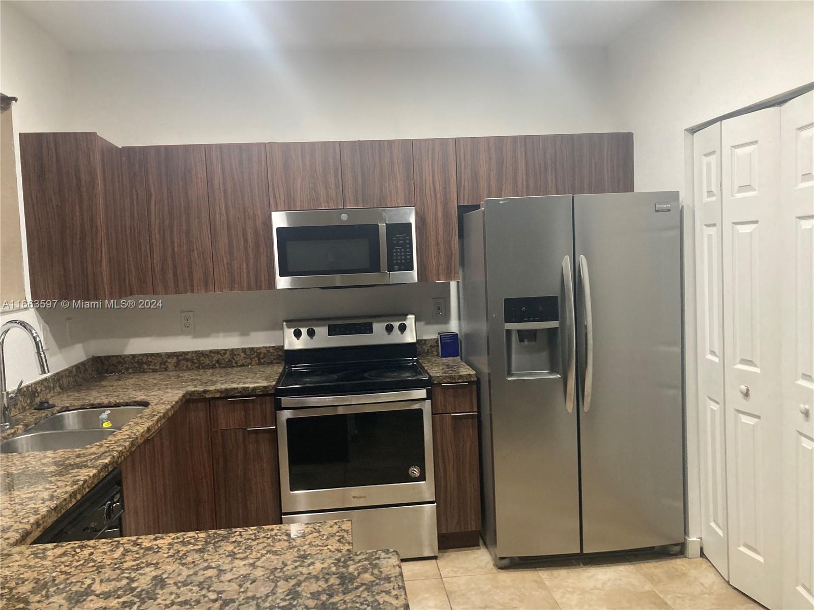 GROVE AT WATERSTONE - Residential