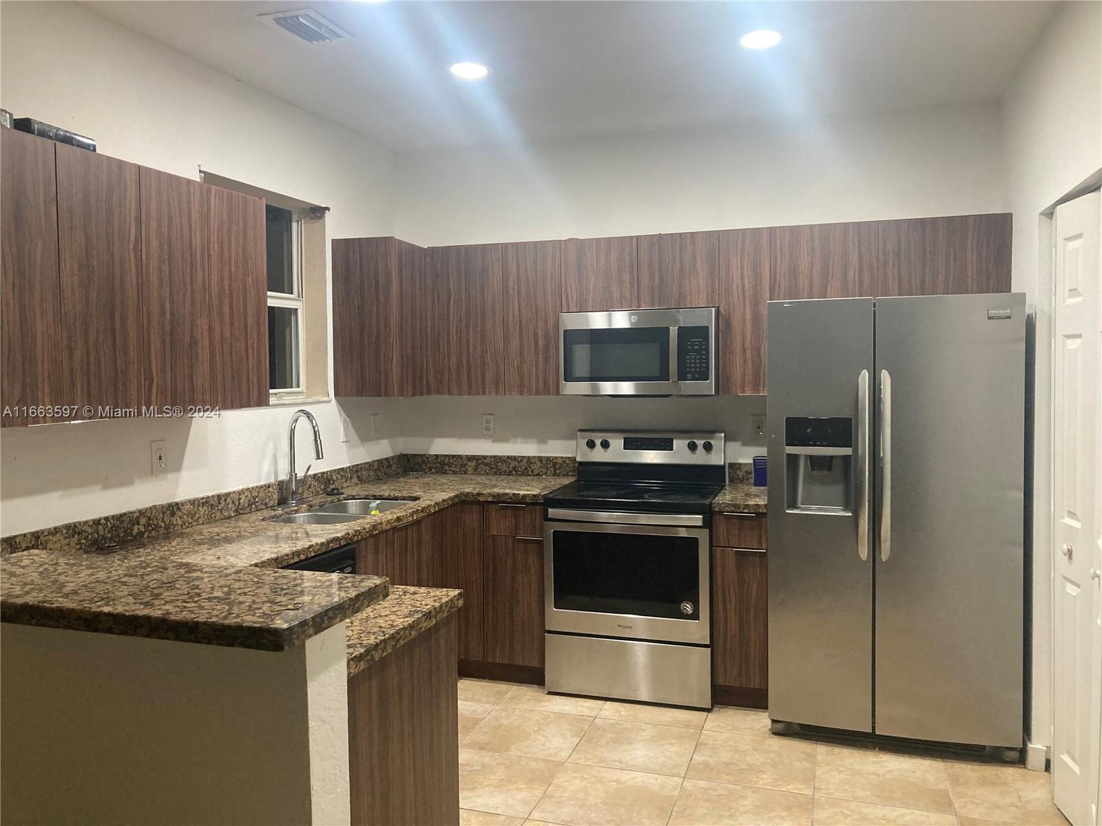 GROVE AT WATERSTONE - Residential