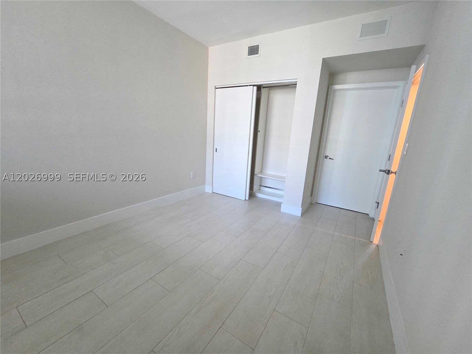 THE HARBOUR SOUTH CONDO - Residential