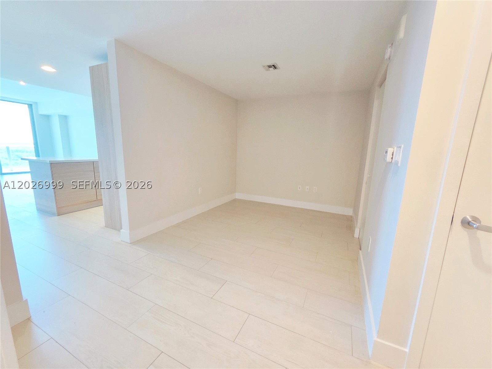 THE HARBOUR SOUTH CONDO - Residential