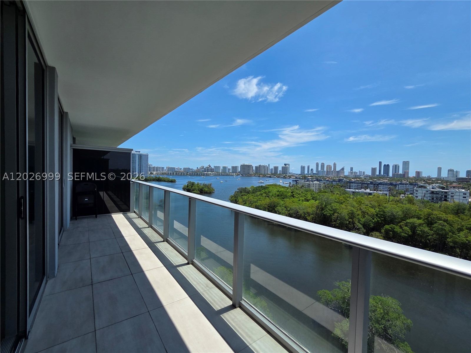 THE HARBOUR SOUTH CONDO - Residential