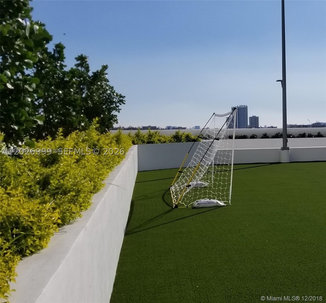 THE HARBOUR SOUTH CONDO - Residential
