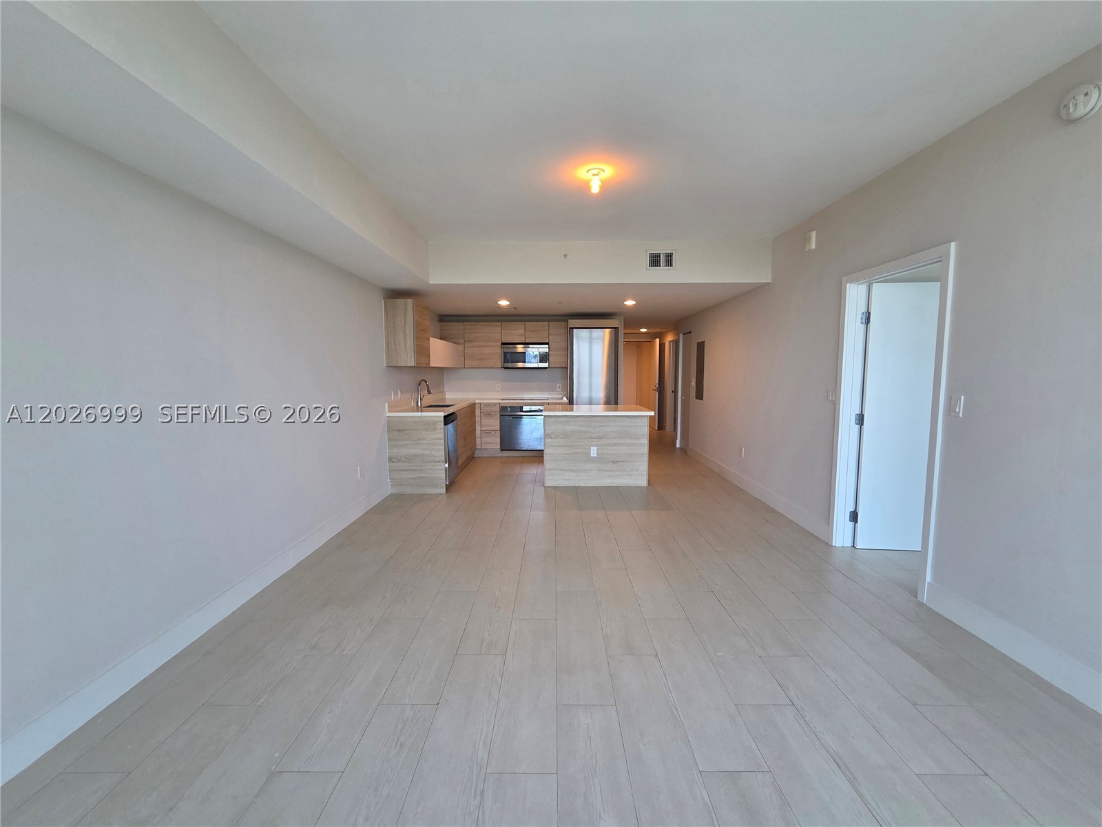 THE HARBOUR SOUTH CONDO - Residential