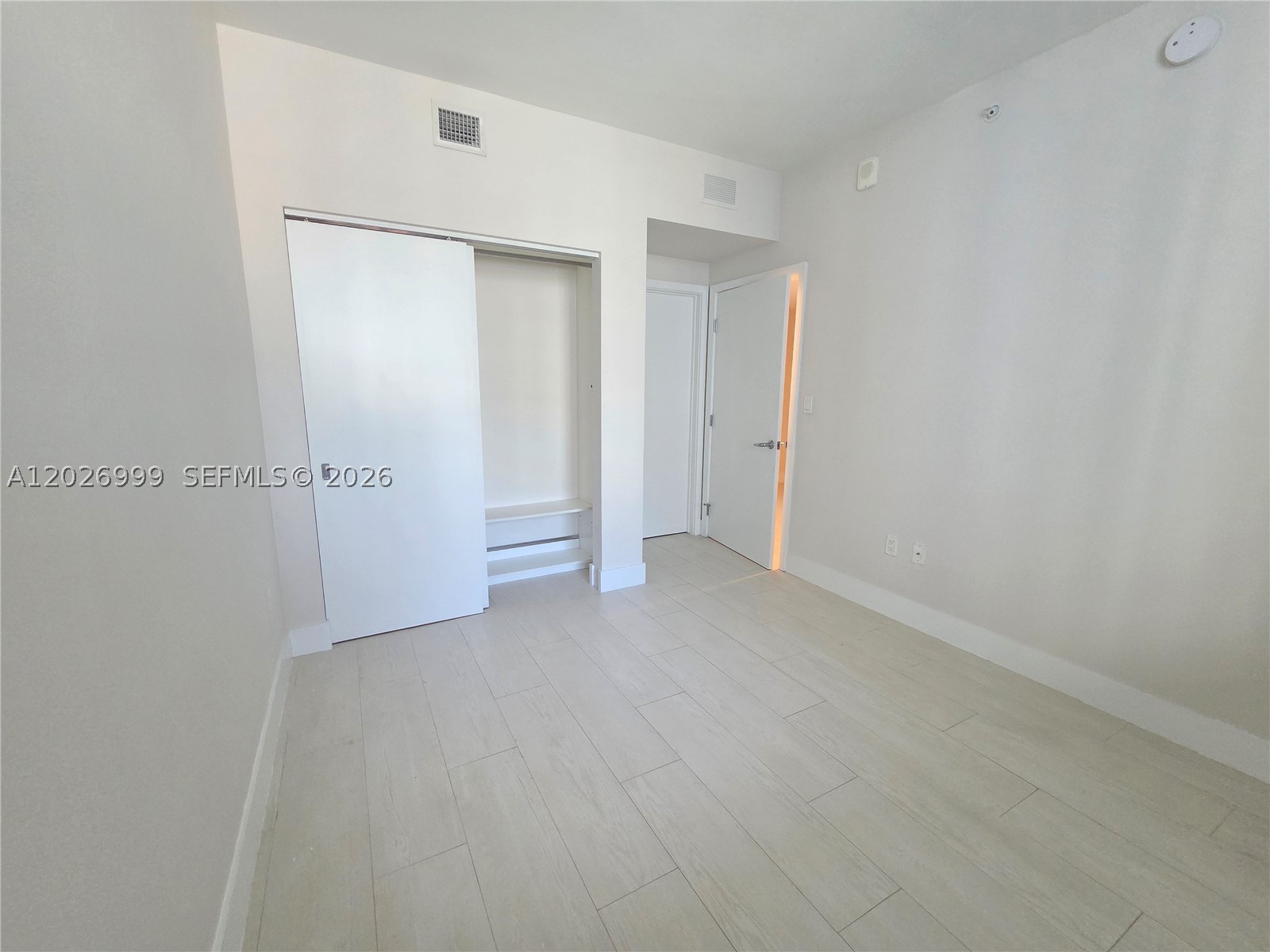 THE HARBOUR SOUTH CONDO - Residential