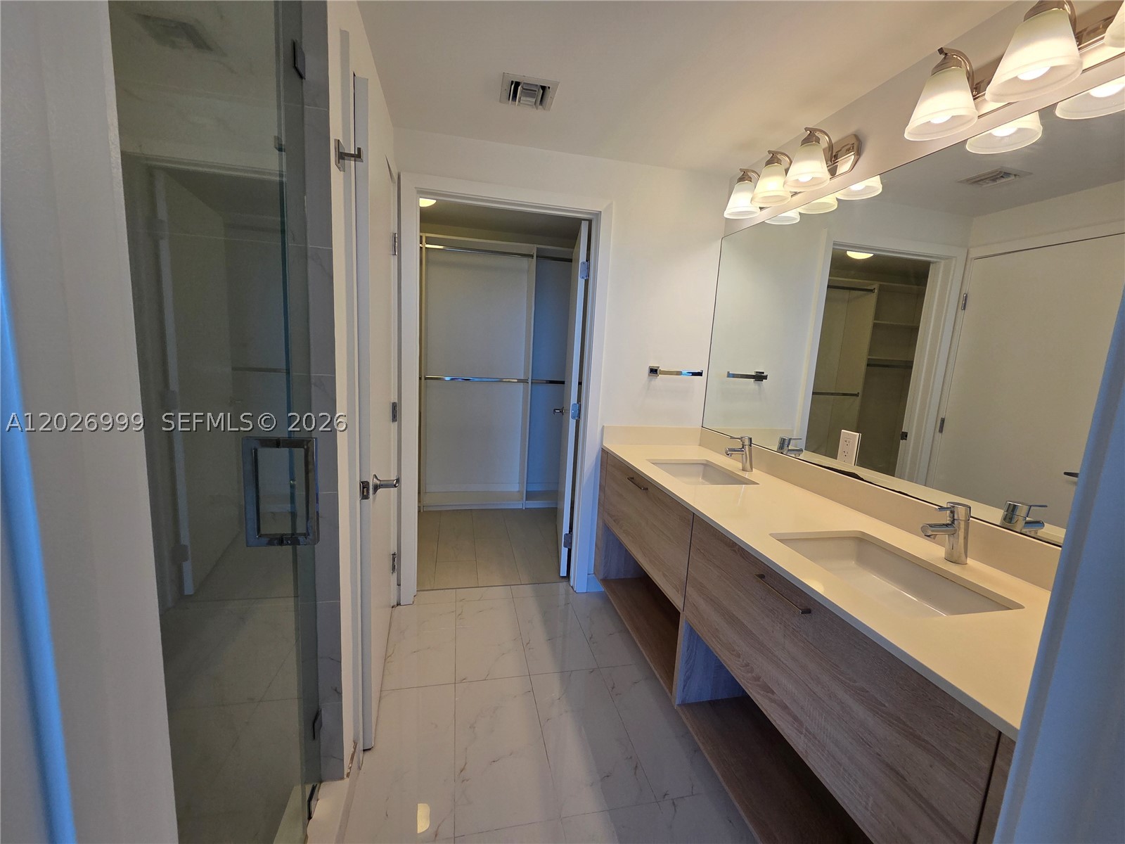 THE HARBOUR SOUTH CONDO - Residential