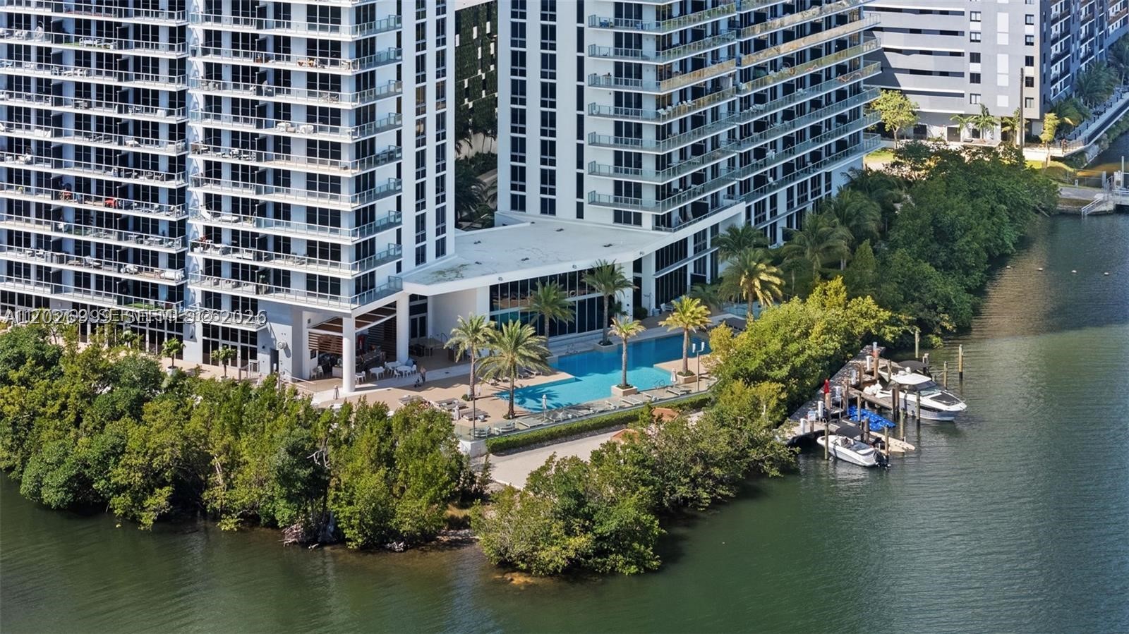 THE HARBOUR SOUTH CONDO - Residential
