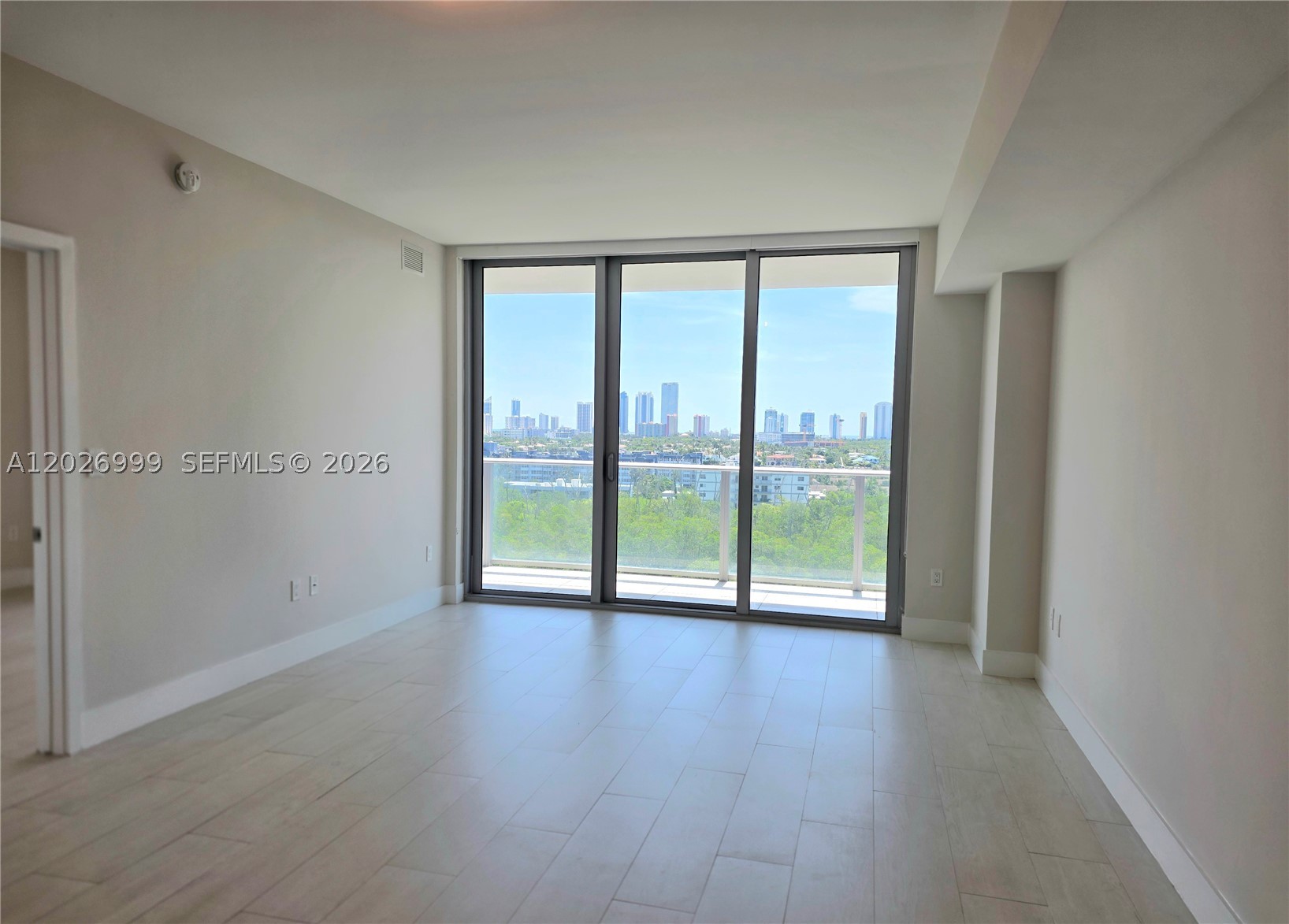THE HARBOUR SOUTH CONDO - Residential