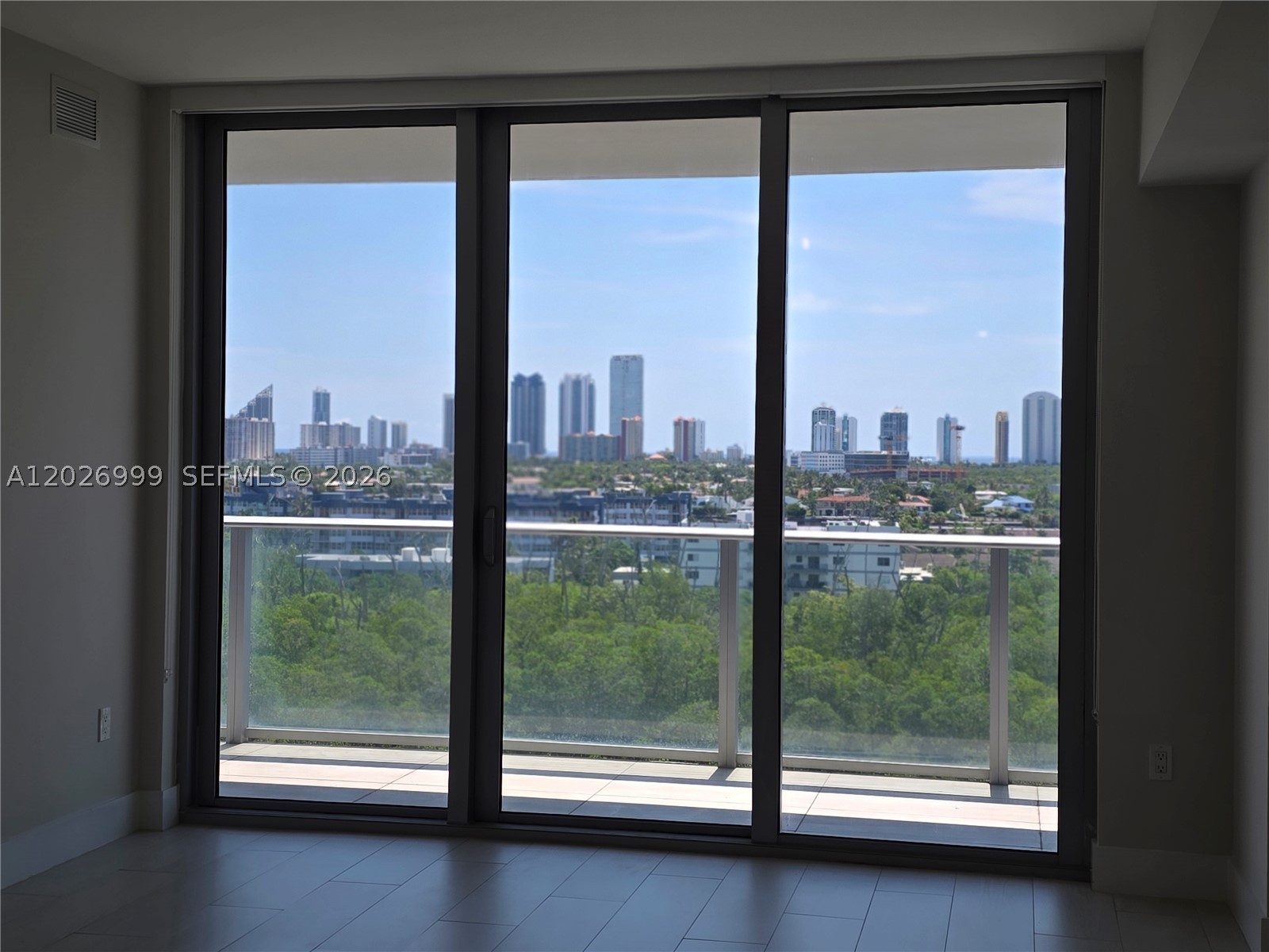THE HARBOUR SOUTH CONDO - Residential