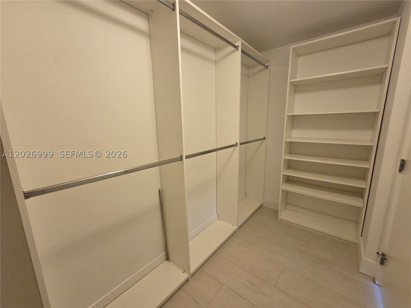 THE HARBOUR SOUTH CONDO - Residential