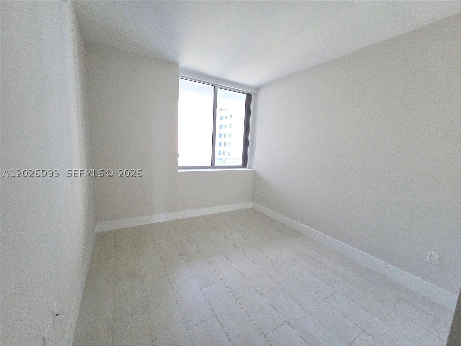 THE HARBOUR SOUTH CONDO - Residential