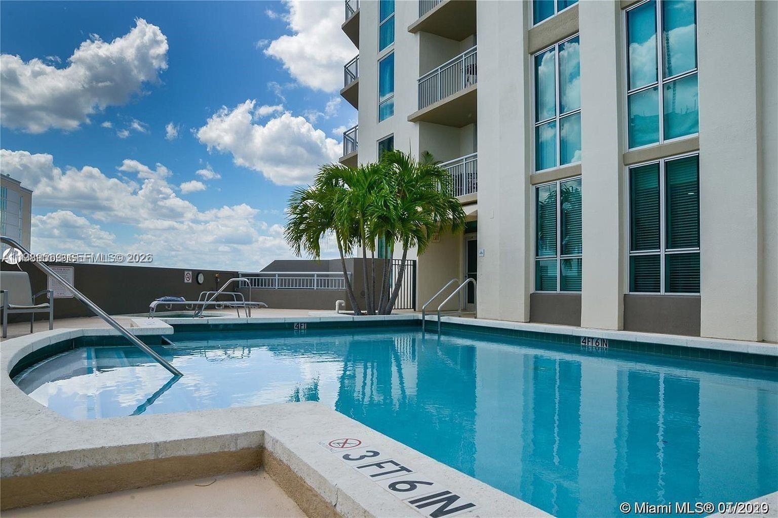 METROPOLIS I AT DADELAND - Residential