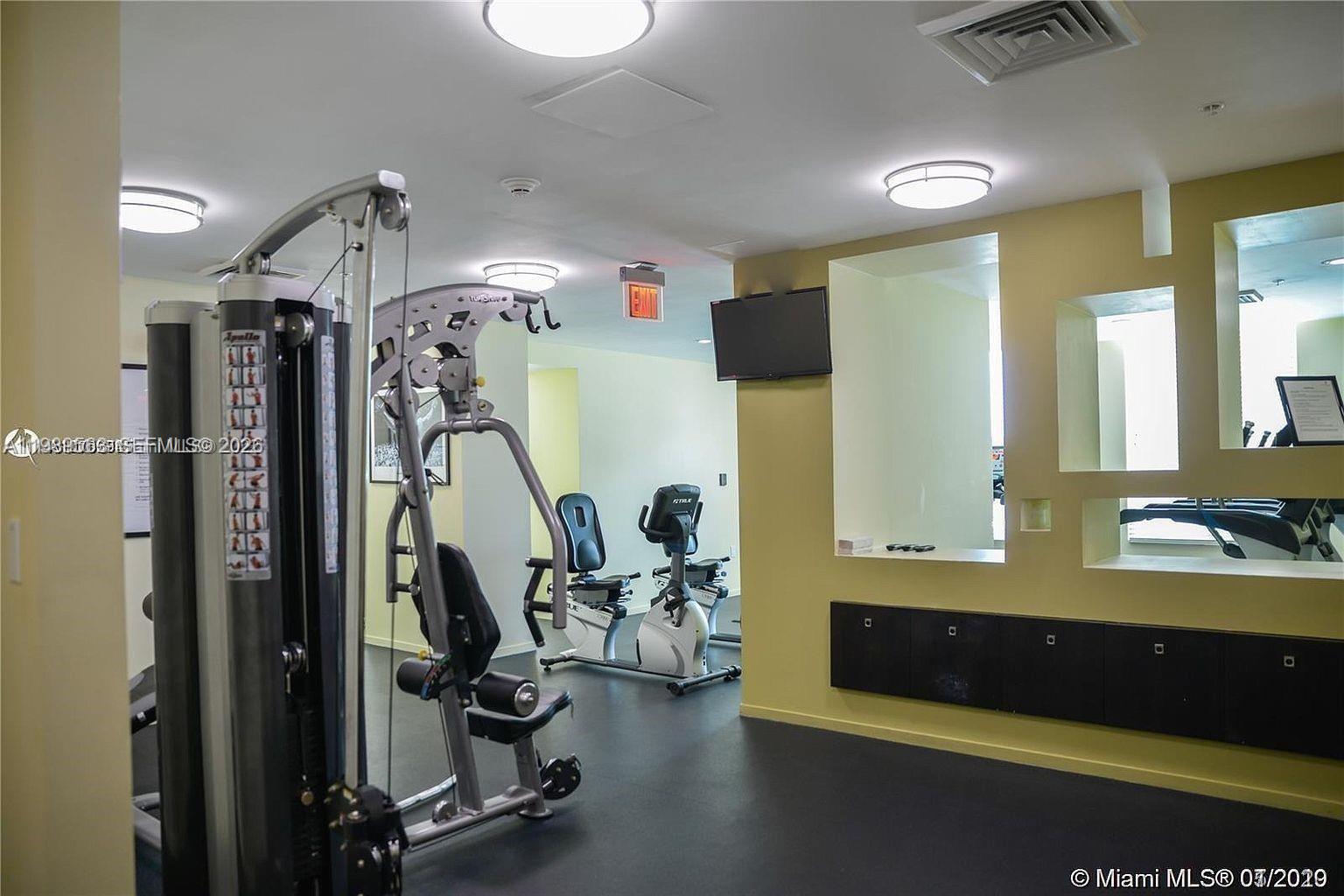 METROPOLIS I AT DADELAND - Residential