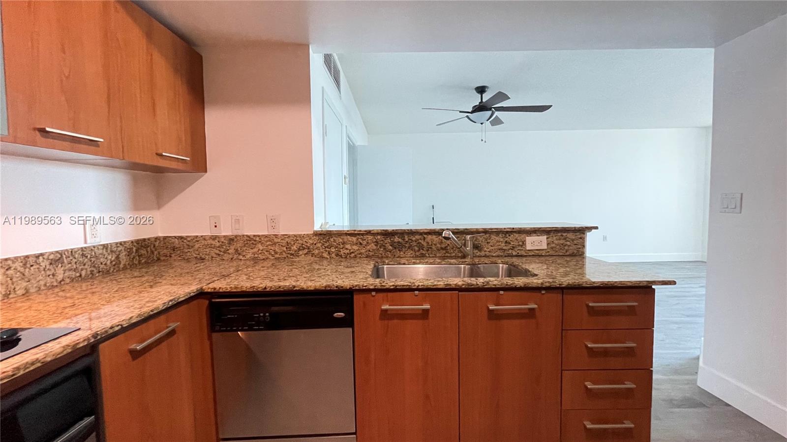 METROPOLIS I AT DADELAND - Residential