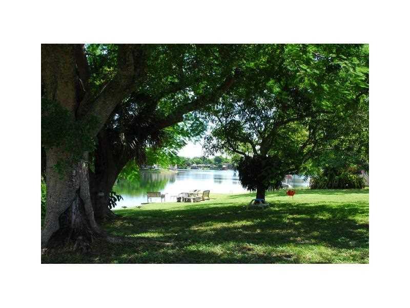 24 52 40 MIAMI LAKES SEC - Residential