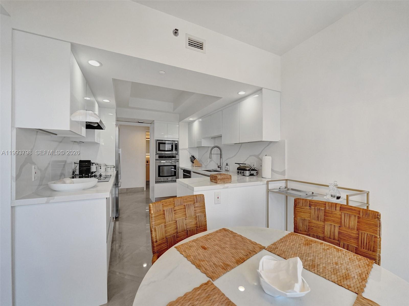 7000 ISL BLVD WILLIAMS IS - Residential