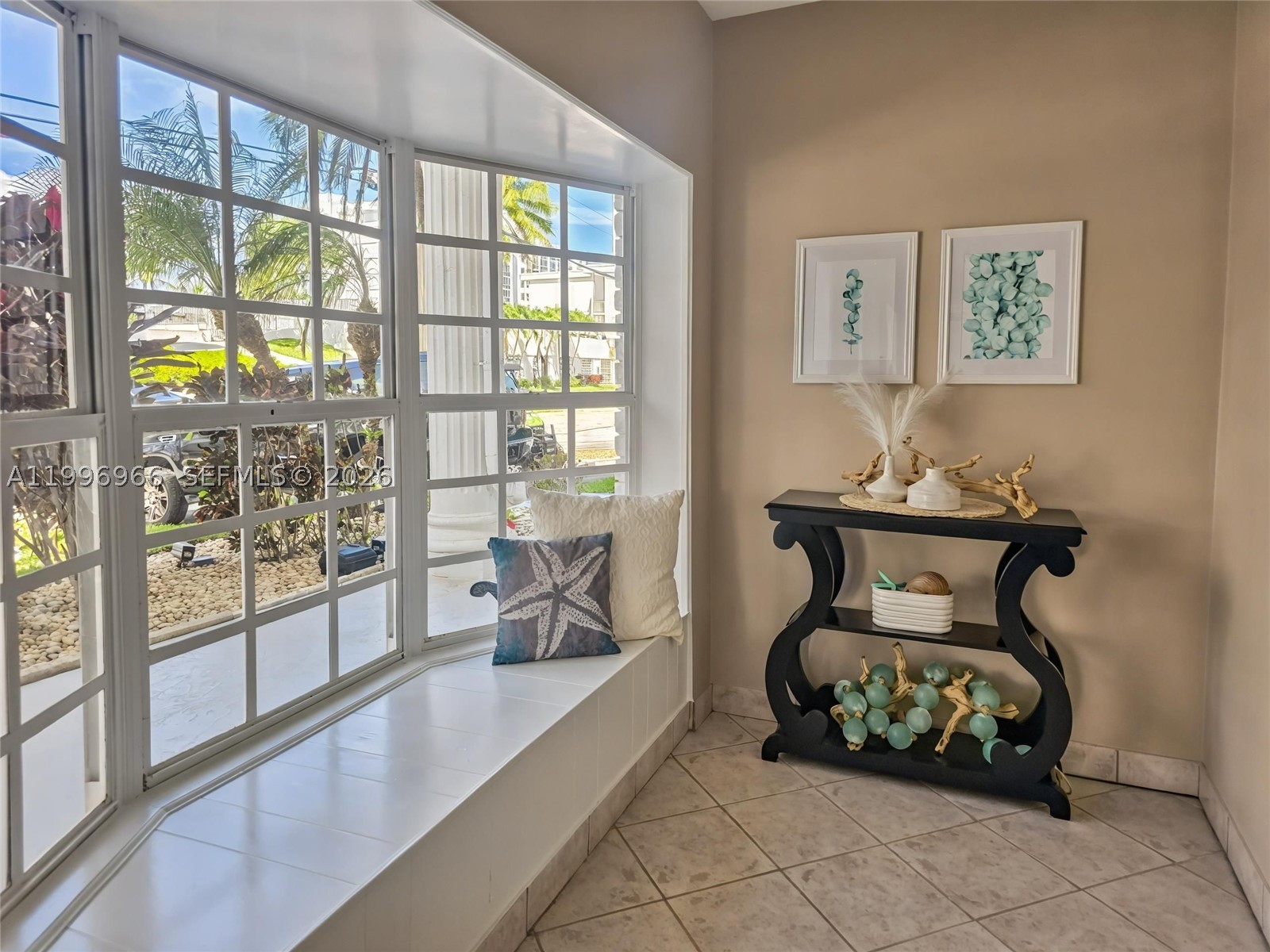 WINDSOR CONDO - Residential