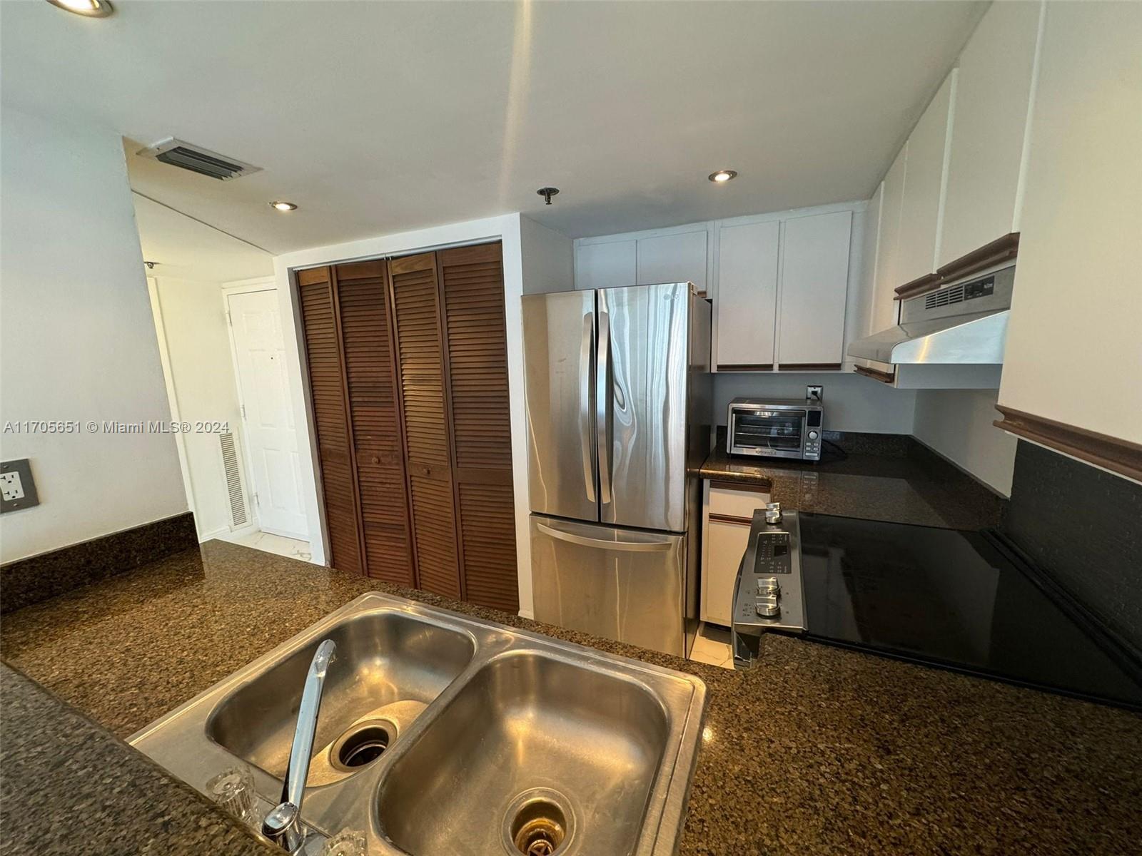 BRICKELL KEY II CONDO - Residential Lease