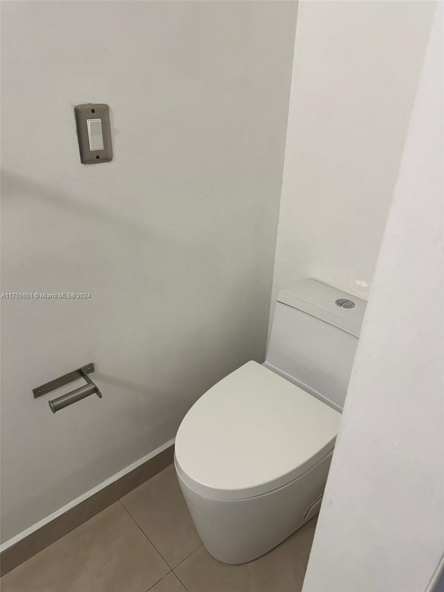 BRICKELL KEY II CONDO - Residential Lease