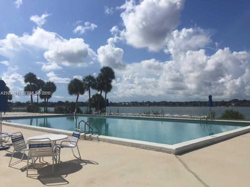 LAKE VIEW OF CALIF CLUB C - Residential