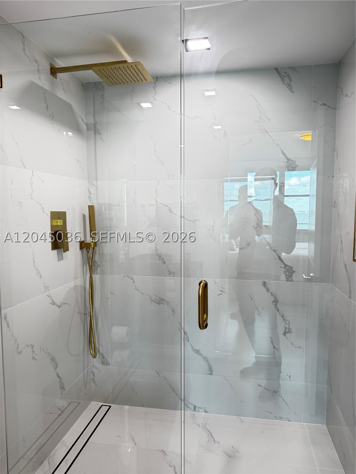 ST LOUIS CONDO - Residential Lease