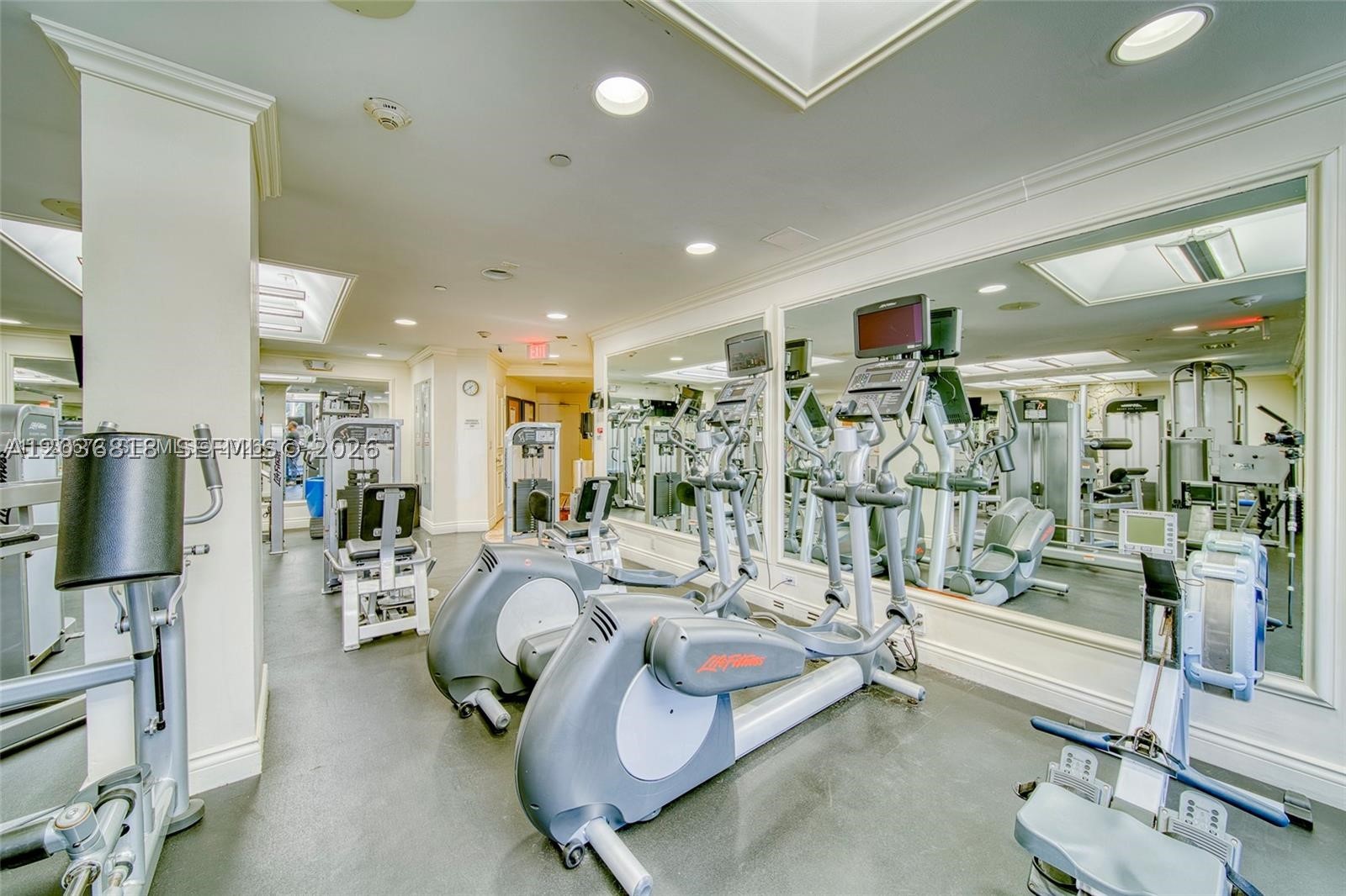 TOWERS OF KEY BISCAYNE CO - Residential Lease