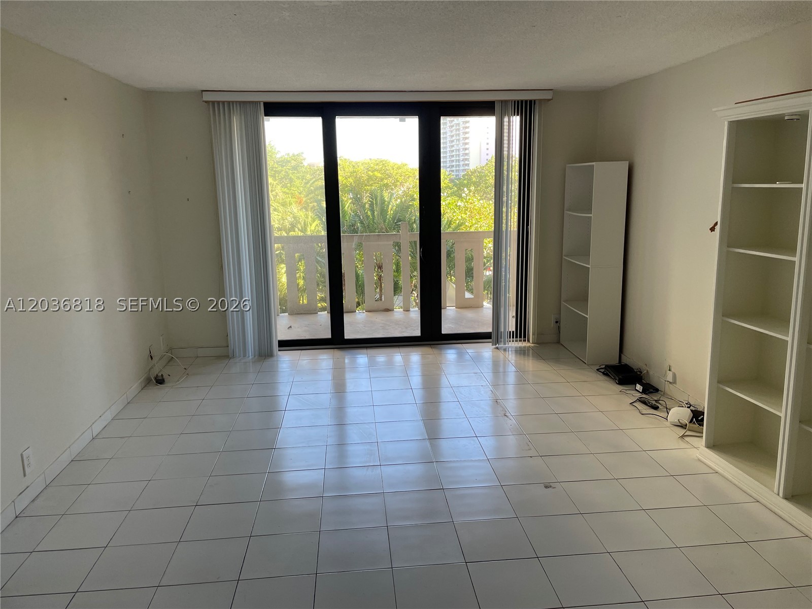 TOWERS OF KEY BISCAYNE CO - Residential Lease