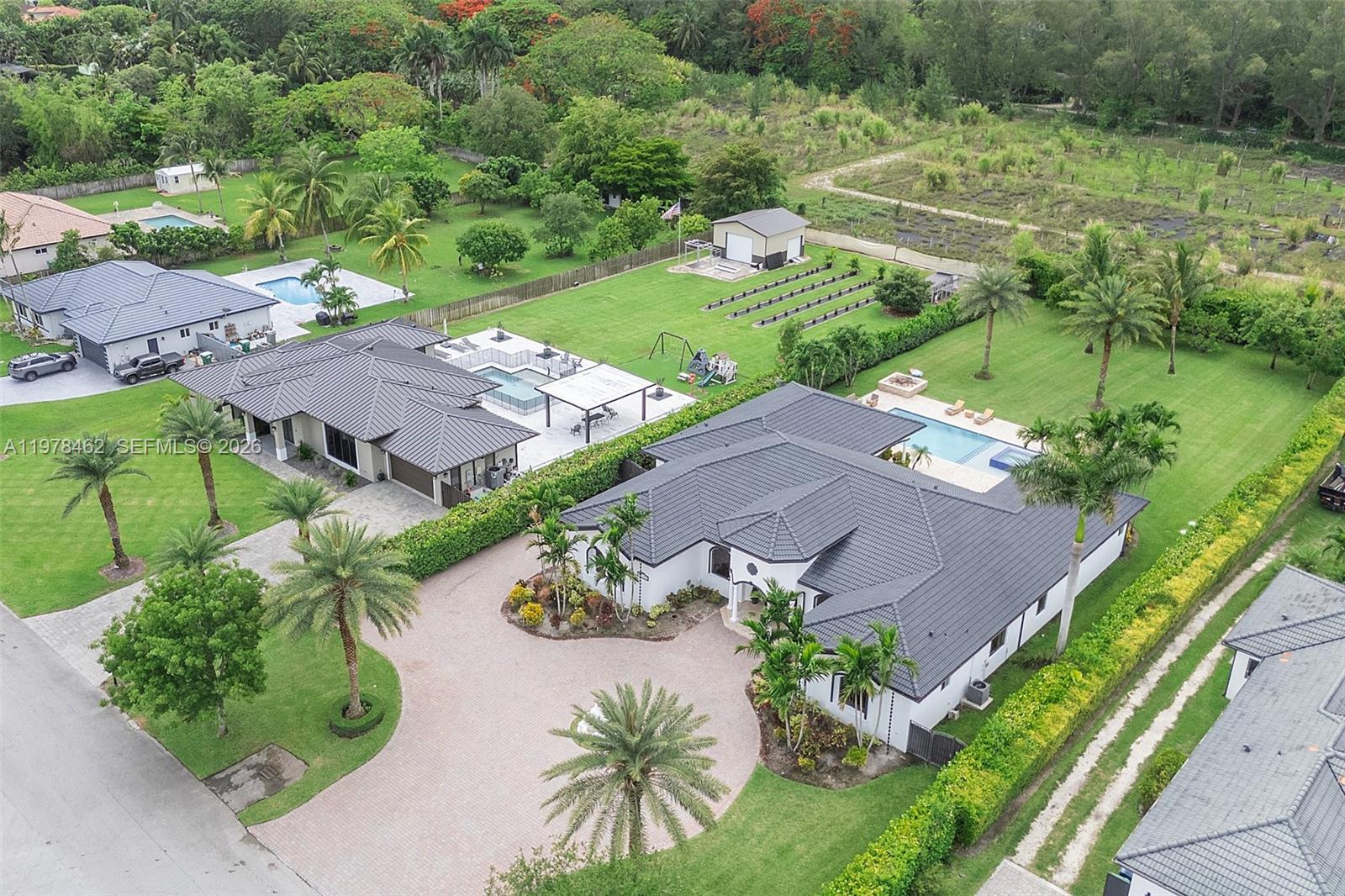 VALENCIA GROVES ESTATES - Residential
