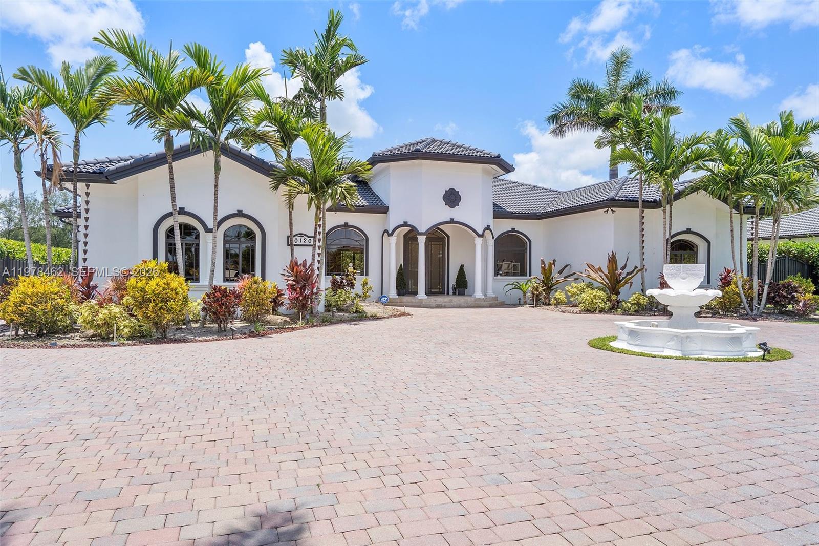 VALENCIA GROVES ESTATES - Residential
