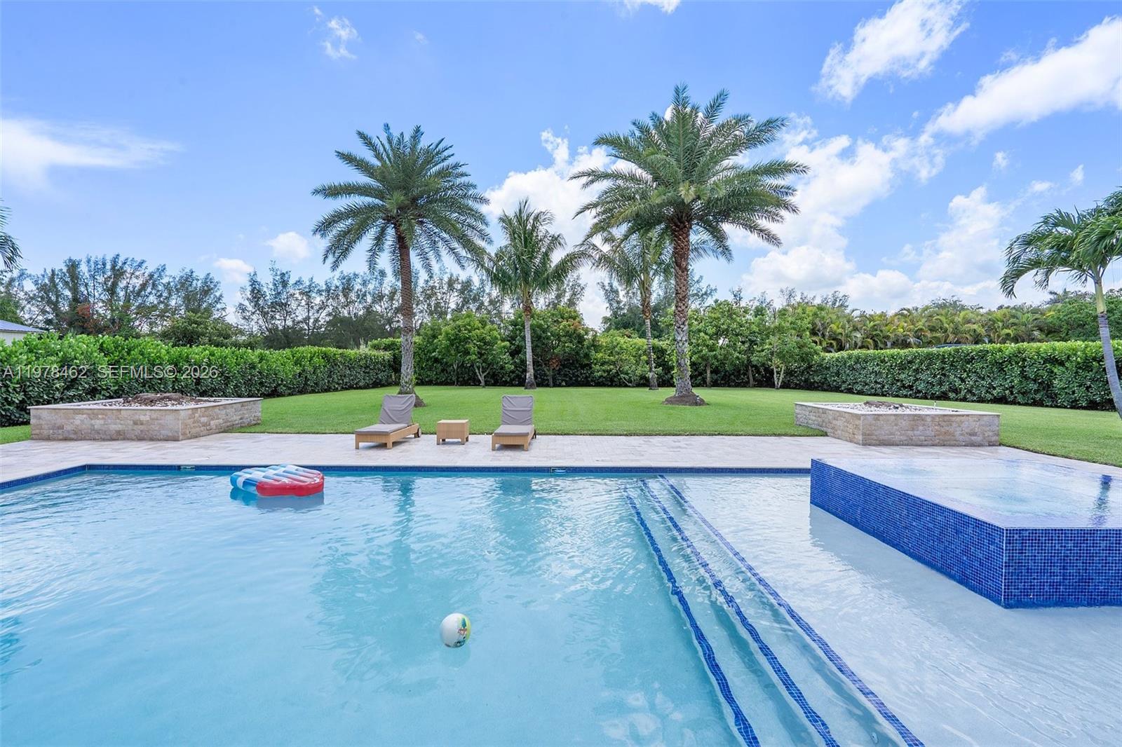 VALENCIA GROVES ESTATES - Residential