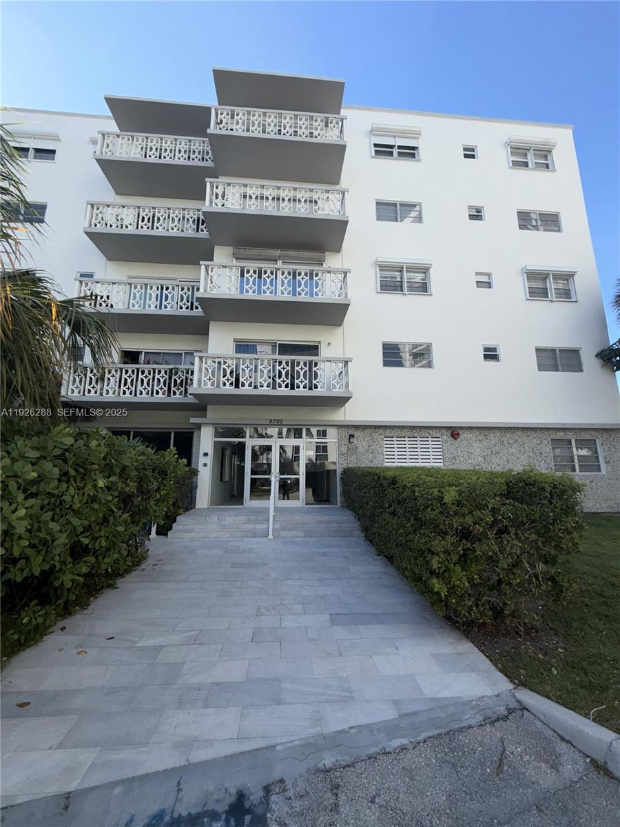 SUMMIT CONDO - Residential Lease