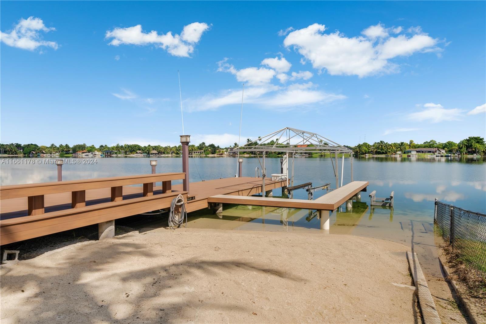 LAKESHORE SEC 3 - Residential
